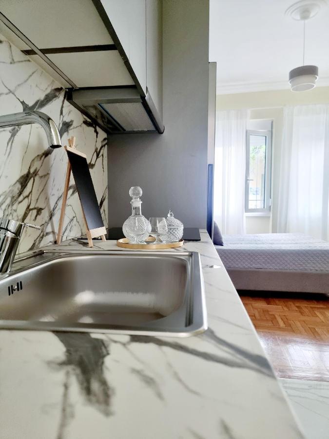 Bmv Apartments Athena Bagian luar foto